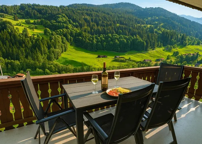 With Balcony & Mountain View Küblis